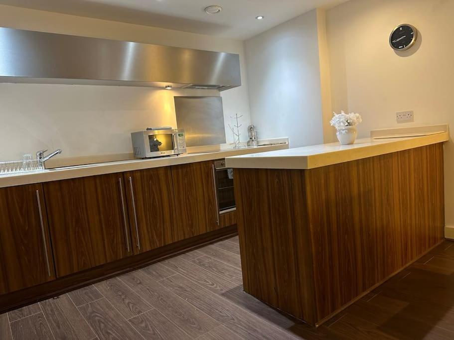 Heart Of Bham Free Parking - Walk To Everything/1 Min From New St Station Birmingham Exterior foto